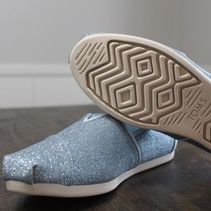 New Toms Glitter Blue Slide On Loafers